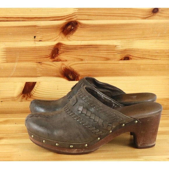 UGG | Shoes | Ugg Womens Leather Heeled 
